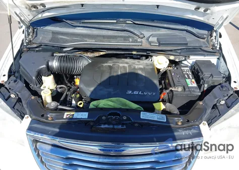 2014 Chrysler Town & Country Touring из США, поврежденный, VIN 2C4RC1BG0ER324903